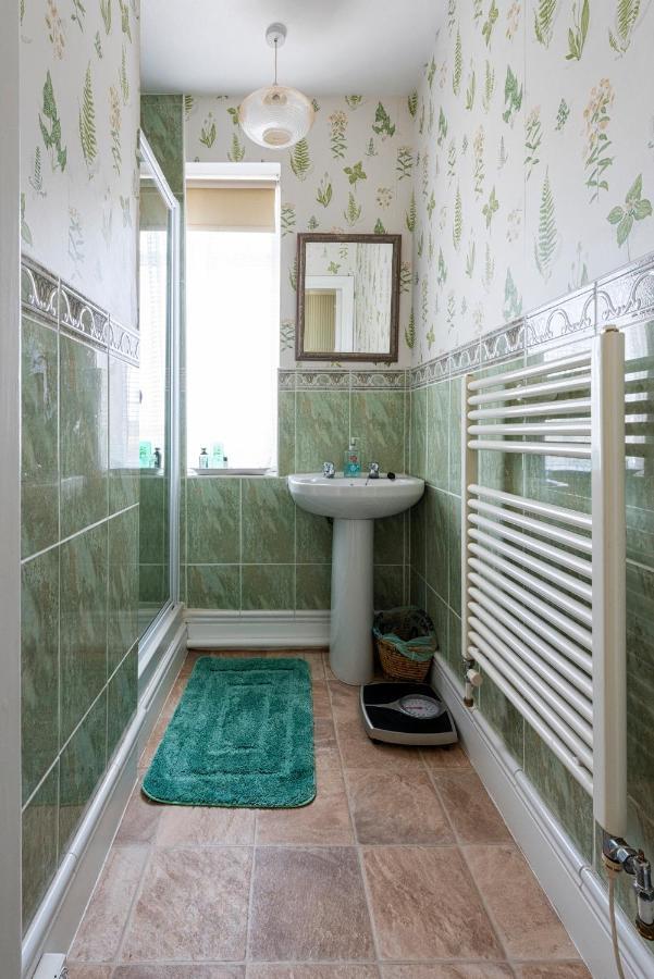 The Hillcrest Bed & Breakfast Ecton Екстериор снимка