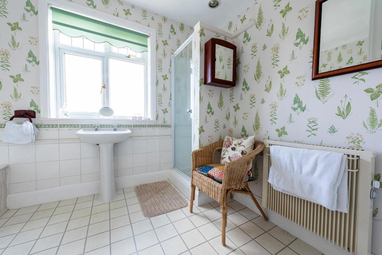 The Hillcrest Bed & Breakfast Ecton Екстериор снимка