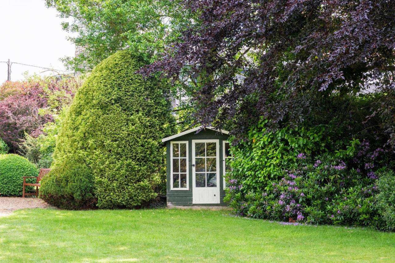 The Hillcrest Bed & Breakfast Ecton Екстериор снимка