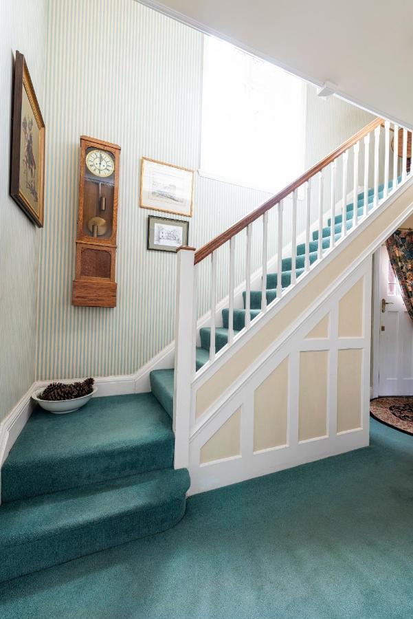 The Hillcrest Bed & Breakfast Ecton Екстериор снимка