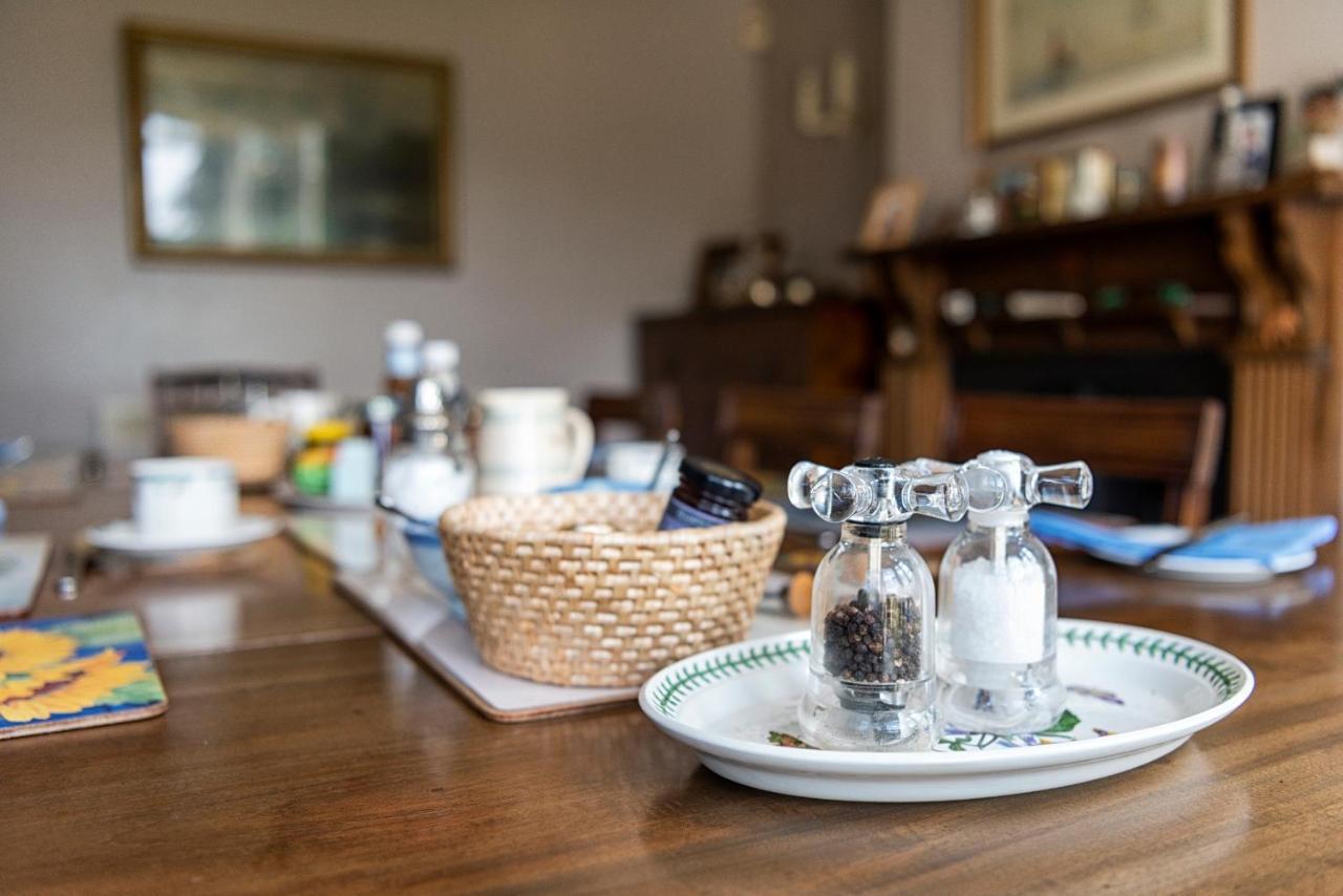 The Hillcrest Bed & Breakfast Ecton Екстериор снимка
