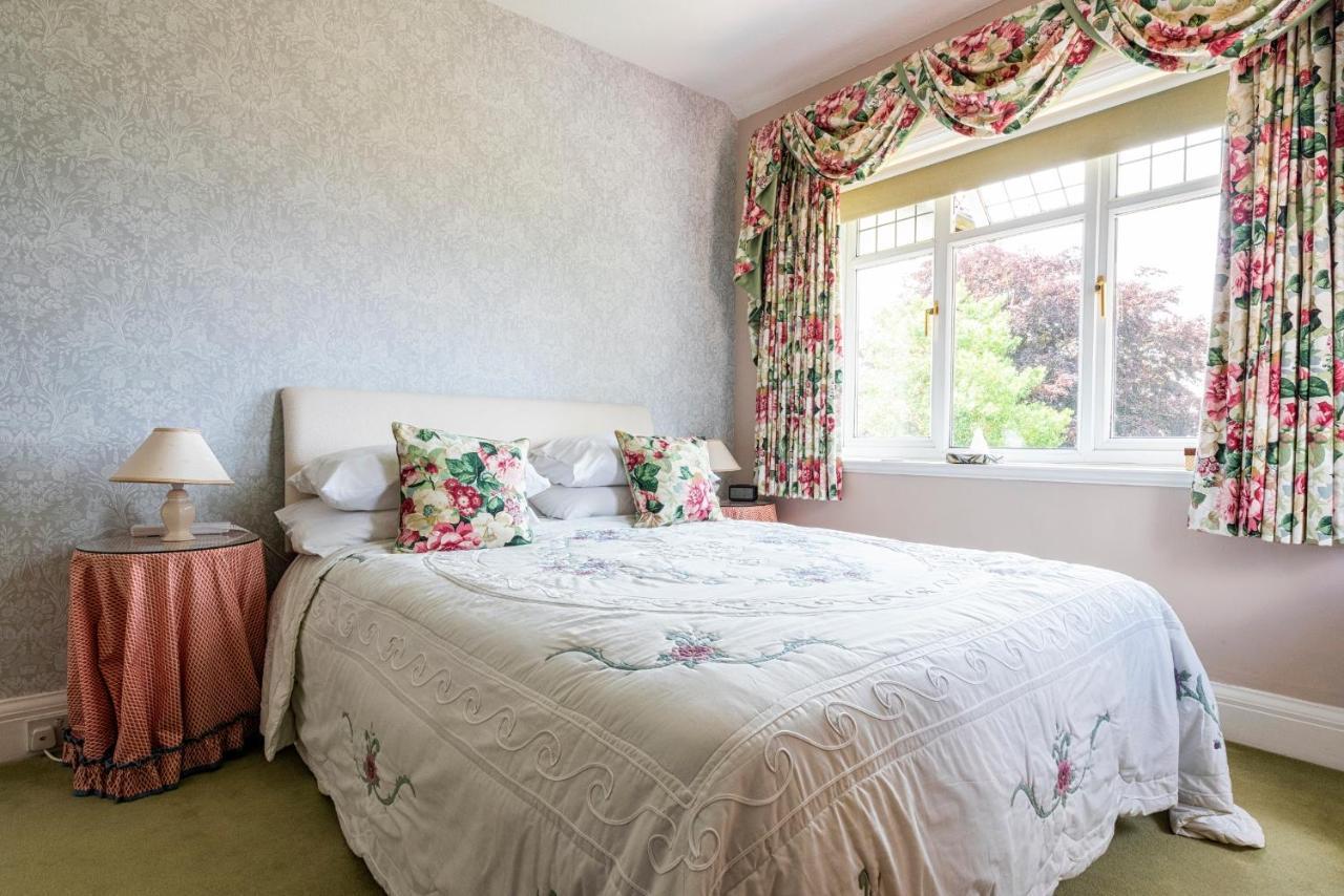 The Hillcrest Bed & Breakfast Ecton Екстериор снимка