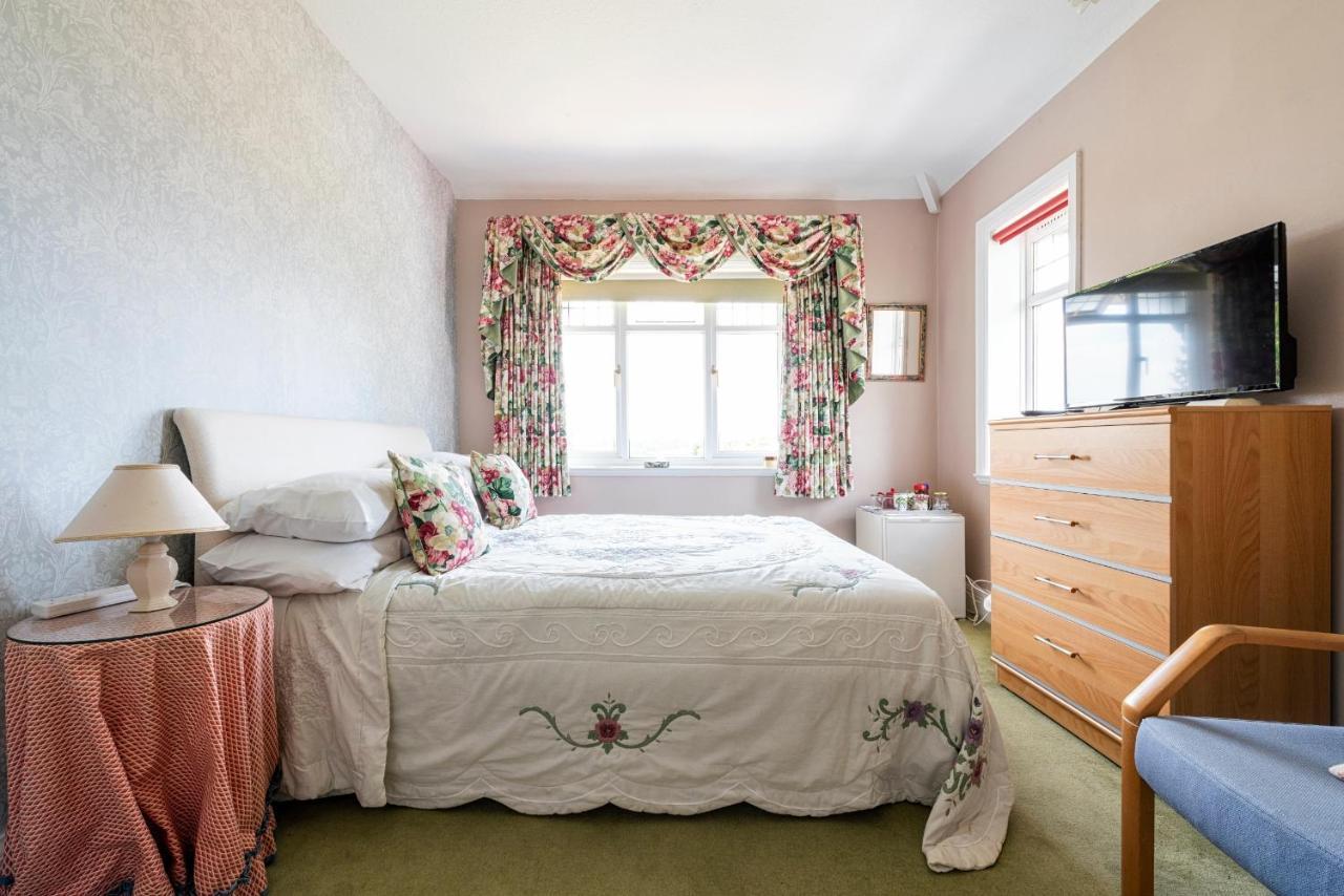 The Hillcrest Bed & Breakfast Ecton Екстериор снимка
